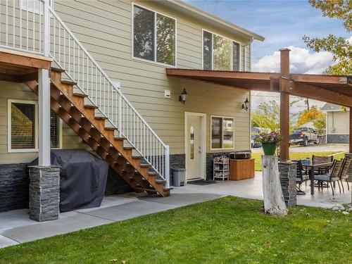 2058 Parsons Road, Kelowna, BC - Outdoor With Exterior