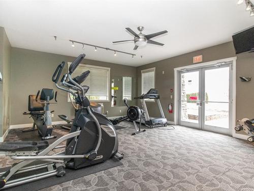 402-3733 Casorso Road, Kelowna, BC - Indoor Photo Showing Gym Room