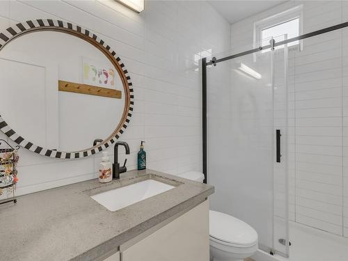 1-797 Burne Avenue, Kelowna, BC - Indoor Photo Showing Bathroom