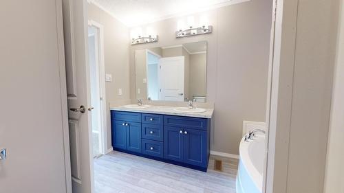 531 Pagurut Avenue W, Cranbrook, BC - Indoor Photo Showing Bathroom