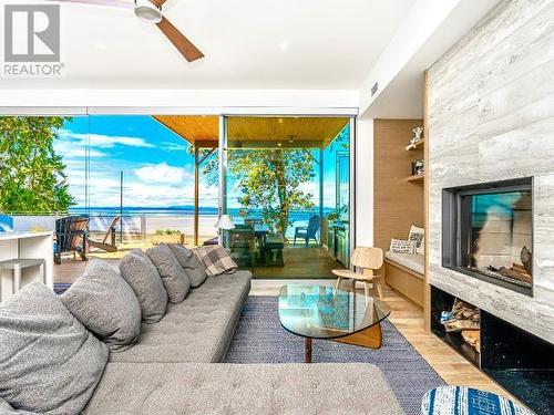 2924 Malaspina Promenade, Savary Island, BC - Indoor Photo Showing Living Room With Fireplace