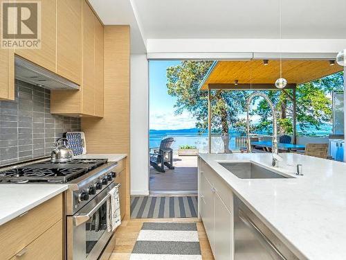 2924 Malaspina Promenade, Savary Island, BC - Indoor Photo Showing Kitchen With Upgraded Kitchen