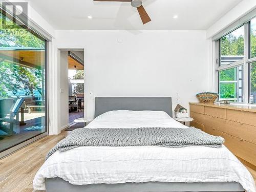 2924 Malaspina Promenade, Savary Island, BC - Indoor Photo Showing Bedroom