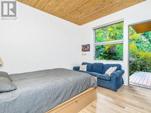 2924 Malaspina Promenade, Savary Island, BC - Indoor Photo Showing Bedroom