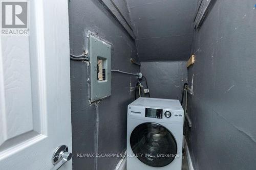 49 Jarvis St, Brantford, ON - Indoor Photo Showing Laundry Room