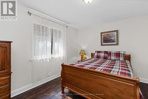 1057 Montgomery Drive, Muskoka Lakes, ON - Indoor Photo Showing Bedroom