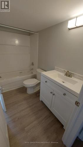 33B Harris Crescent, Belleville, ON - Indoor Photo Showing Bathroom