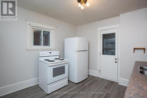 B - 185 Foster Avenue, Belleville, ON - Indoor Photo Showing Kitchen With Double Sink