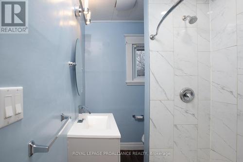 B - 185 Foster Avenue, Belleville, ON - Indoor Photo Showing Bathroom
