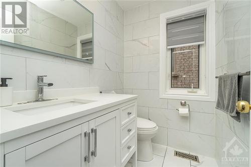 74 Grenwich Circle, Ottawa, ON - Indoor Photo Showing Bathroom