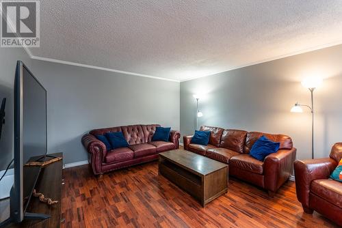 6966 Gladstone Place, Prince George, BC - Indoor Photo Showing Living Room