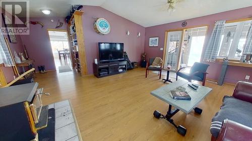 13770 283 Road, Fort St. John, BC - Indoor Photo Showing Living Room