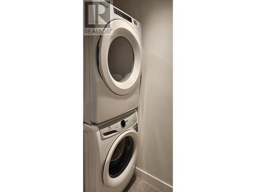 3981 Fleming Street, Vancouver, BC - Indoor Photo Showing Laundry Room