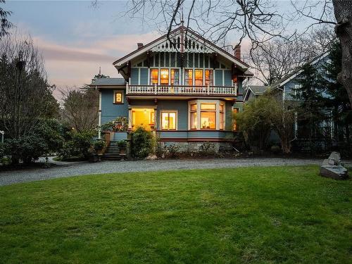1023 St. Charles St, Victoria, BC - Outdoor