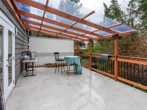 1635 12Th St East, Courtenay, BC - Outdoor With Exterior