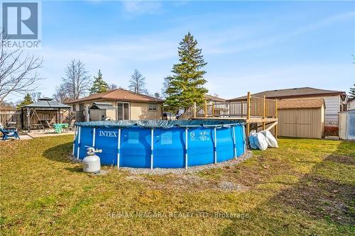 8110 Paddock Trail Dr, Niagara Falls, ON - Outdoor With Above Ground Pool With Backyard