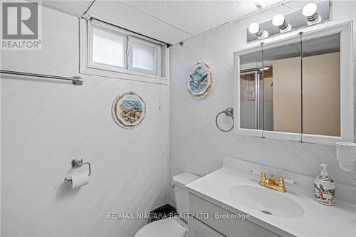 8110 Paddock Trail Dr, Niagara Falls, ON - Indoor Photo Showing Bathroom