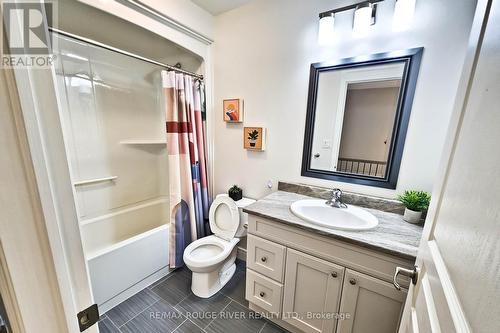 48 Farmington Cres, Belleville, ON - Indoor Photo Showing Bathroom
