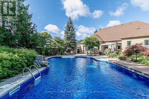 793 Tallantine Place, Newmarket, ON - Outdoor With In Ground Pool With Backyard