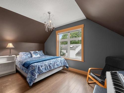 3872 Warren Ave, Royston, BC - Indoor Photo Showing Bedroom