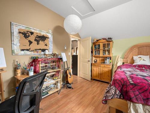 3872 Warren Ave, Royston, BC - Indoor Photo Showing Bedroom