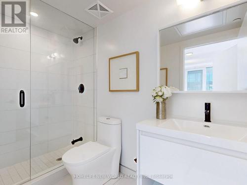 #Lph03 -2 Augusta Ave, Toronto, ON - Indoor Photo Showing Bathroom