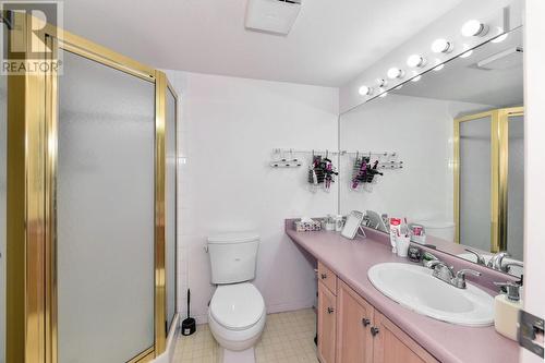 730 Badke Road Unit# 312, Kelowna, BC - Indoor Photo Showing Bathroom