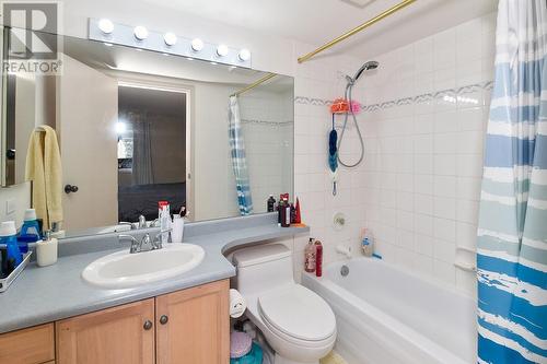730 Badke Road Unit# 312, Kelowna, BC - Indoor Photo Showing Bathroom
