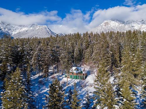 1, 2 & 3 - 2322 Campbell Rd, Golden, BC - Outdoor With View