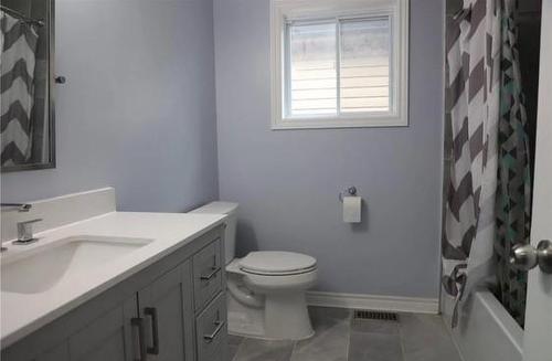 93 Medici Lane, Hamilton, ON - Indoor Photo Showing Bathroom