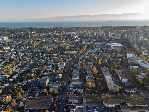 2582 Vancouver St, Victoria, BC - Outdoor With View