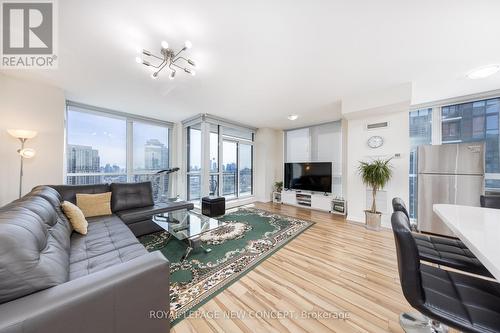 2204 - 55 Eglinton Avenue W, Mississauga, ON - Indoor Photo Showing Living Room