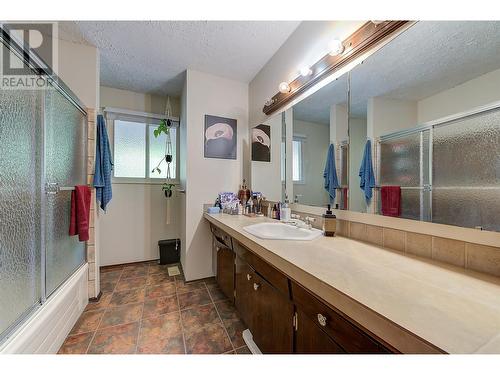 651 Richter Street, Kelowna, BC - Indoor Photo Showing Bathroom