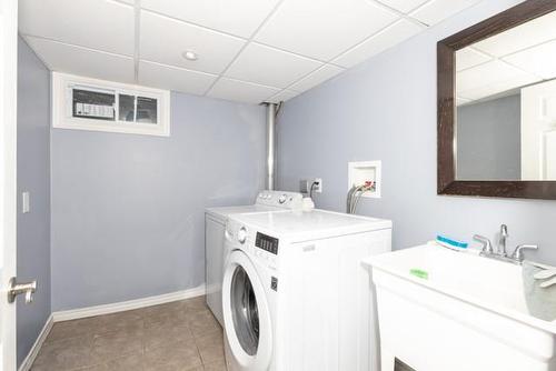 22 Colonial Street, Welland, ON - Indoor Photo Showing Laundry Room