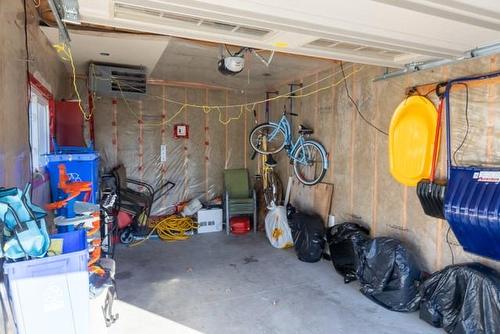 22 Colonial Street, Welland, ON - Indoor Photo Showing Garage