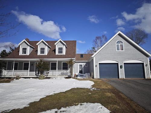 6 Lewis Point Rd, Charlottetown, PE 