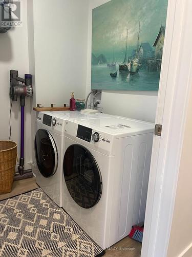 #204 -19B West St N, Kawartha Lakes, ON - Indoor Photo Showing Laundry Room