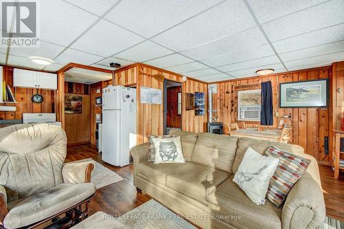 31 Fire Route 96, Havelock-Belmont-Methuen, ON - Indoor Photo Showing Living Room