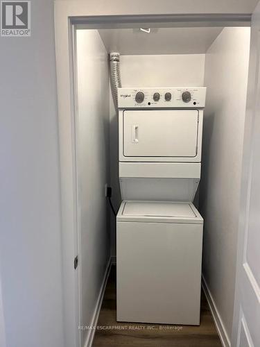 234 - 470 Dundas Street E, Hamilton, ON - Indoor Photo Showing Laundry Room
