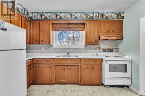 279 Kenneth Ave, Kitchener, ON - Indoor Photo Showing Kitchen With Double Sink