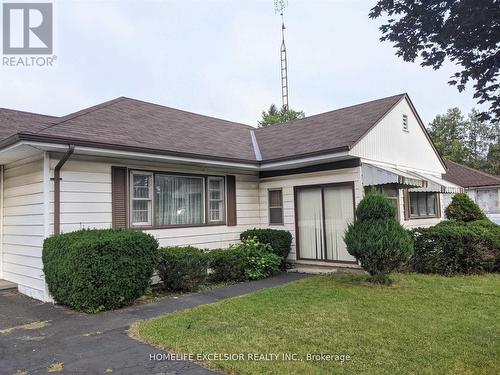 1482 Simcoe St N, Oshawa, ON - Outdoor