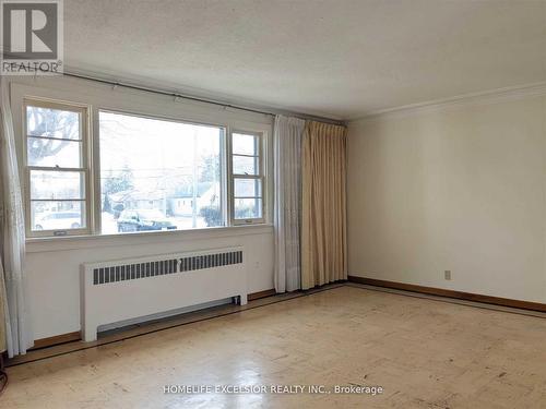 1482 Simcoe St N, Oshawa, ON - Indoor Photo Showing Other Room