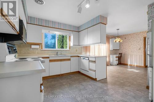 3762 Greenlane Road, Lincoln, ON - Indoor Photo Showing Kitchen