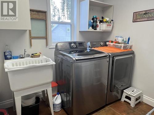 8639 Kroeker Road, Smithers, BC - Indoor Photo Showing Laundry Room
