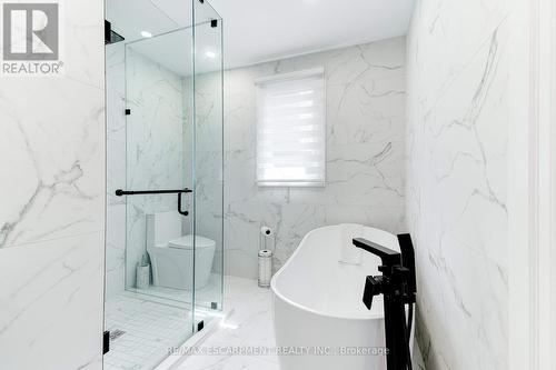 12 Cheval Drive, Grimsby, ON - Indoor Photo Showing Bathroom