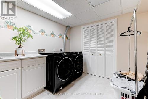 12 Cheval Drive, Grimsby, ON - Indoor Photo Showing Laundry Room