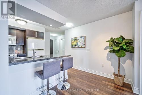 #721 -500 Doris Ave, Toronto, ON - Indoor Photo Showing Kitchen
