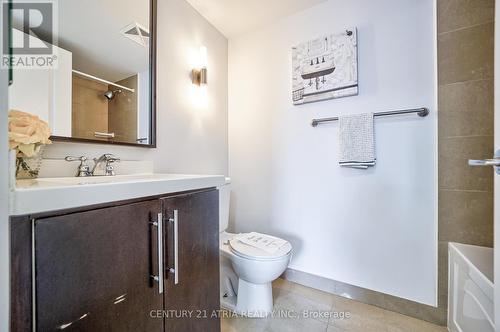 #721 -500 Doris Ave, Toronto, ON - Indoor Photo Showing Bathroom