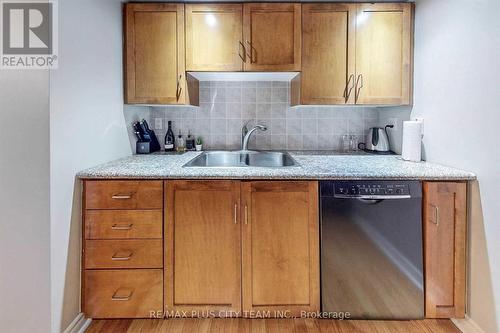 912 - 270 Wellington Street W, Toronto, ON - Indoor Photo Showing Kitchen With Double Sink