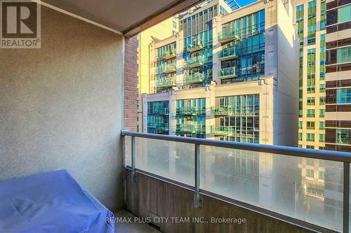 912 - 270 Wellington Street W, Toronto, ON - Outdoor With Balcony